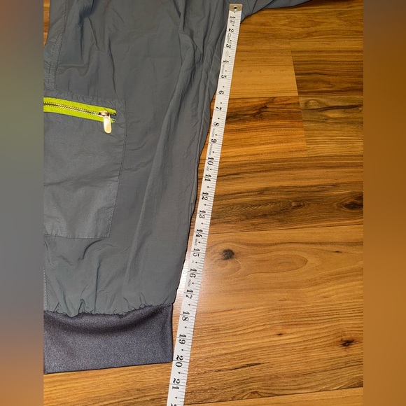 Zumba Gray Neon Green Dance Pants Large Zip Pocket Joggers Athleisure - Picture 8 of 10